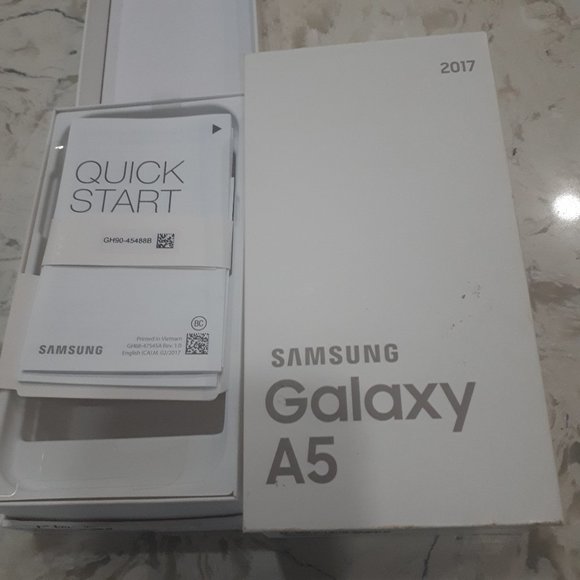 Samsung Galaxy A5 2017: box-only packaging for the phone - Picture 1 of 5